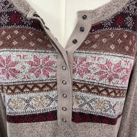 Maurices 24/7 Brown Fair Isle Heartland Henley Tee - Picture 5 of 7